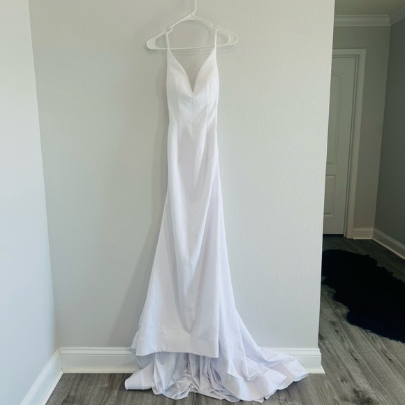 Stunning Custom Designed & Tailored V-Neck Backless Wedding Dress With Train - Picture 2 of 8